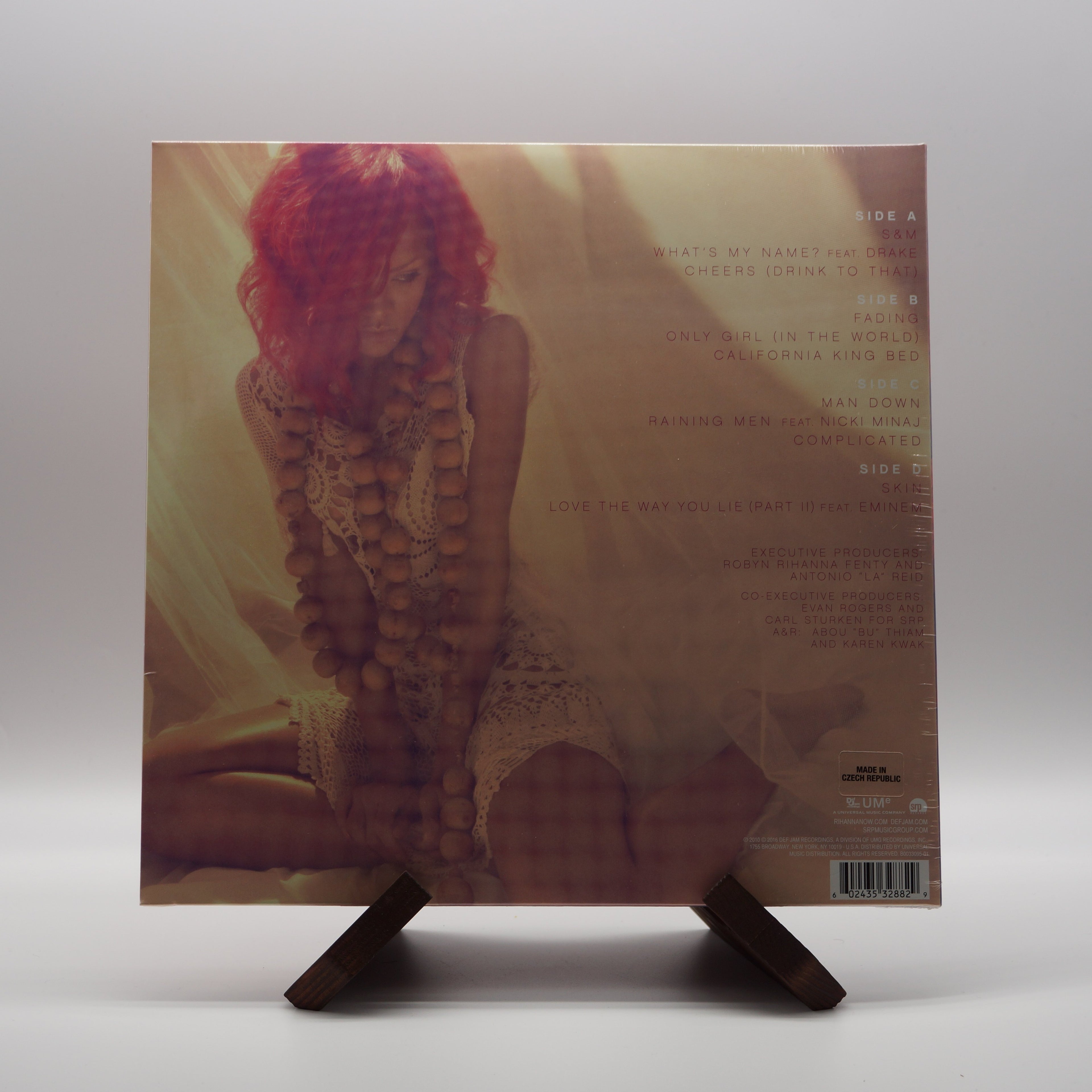 Rihanna Loud